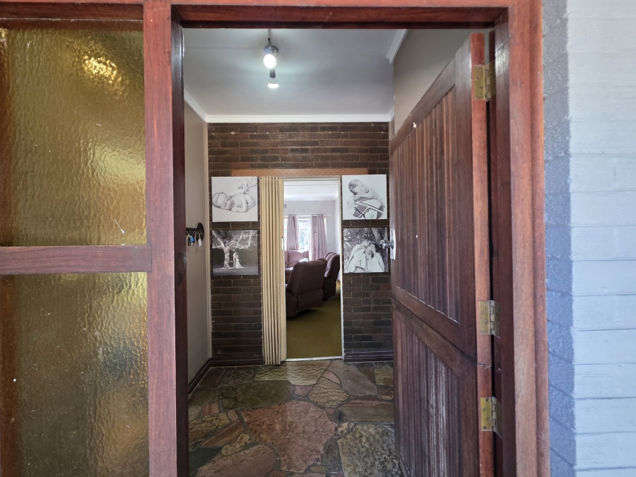 4 Bedroom Property for Sale in Jim Fouchepark Free State